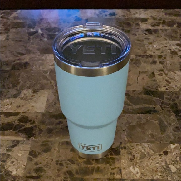 sky blue yeti tumbler 30 oz